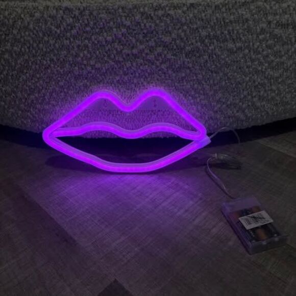 Neon Lips Room Decor - Picture 1 of 4
